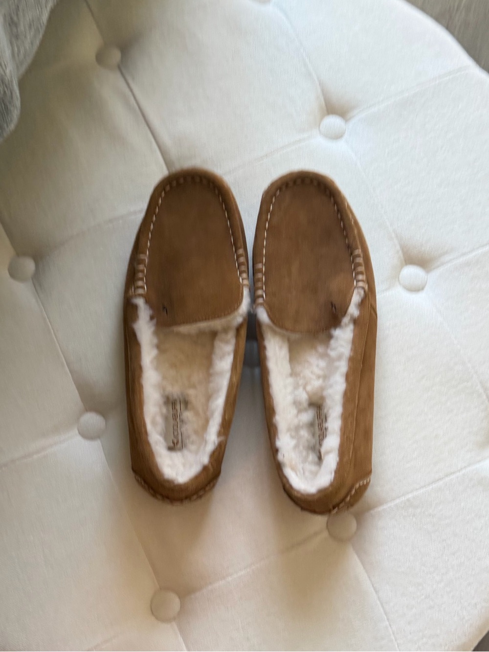 Women’s Size 9 NWOT Koolaburra Chestnut Brown Faux-Shearling Moccasin Slippers
